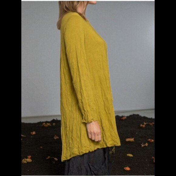 CHALET ET CECI Women Mustard Tunic Top Asymmetrical Hem Lagenlook Crinkle S NWOT - Picture 2 of 16